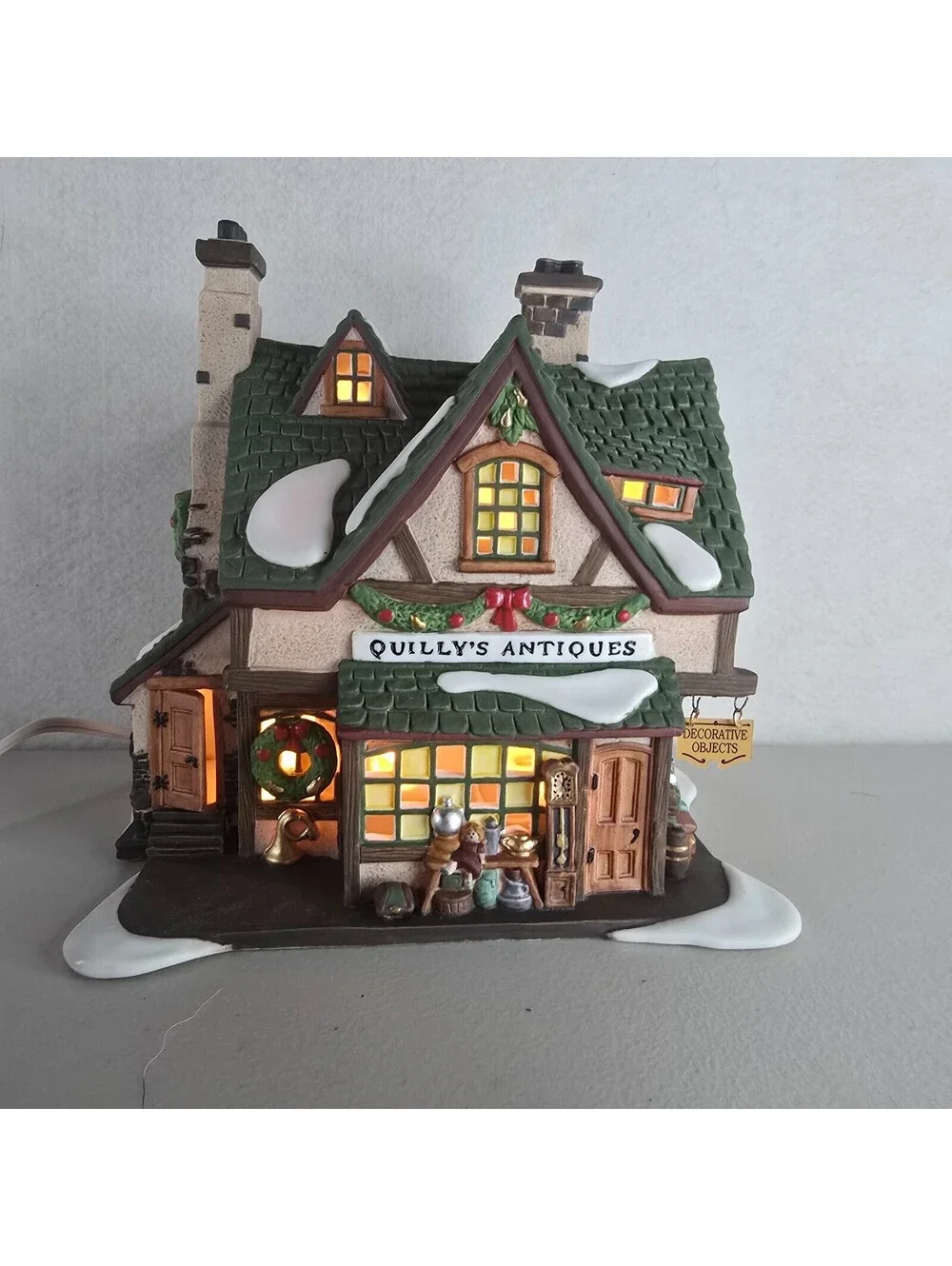 VTG Department 56 Quilly’s Antiques Dickens’ Village Series #58348 Christmas